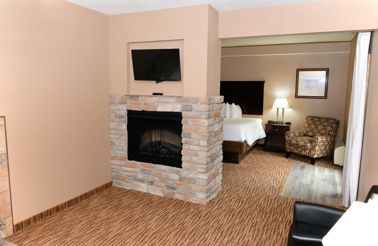 Cobblestone Inn & Suites - Denison | Majestic Hills Bagian luar foto